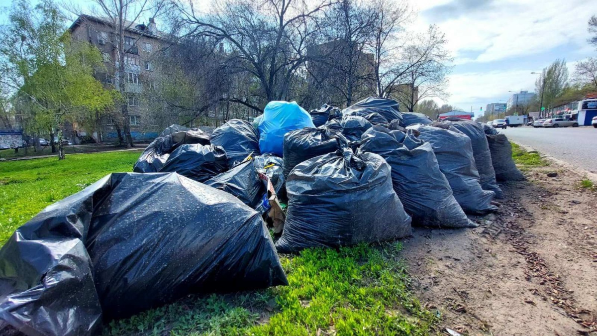 Вывоз и утилизация мусора после субботника в Каспийске в октябре