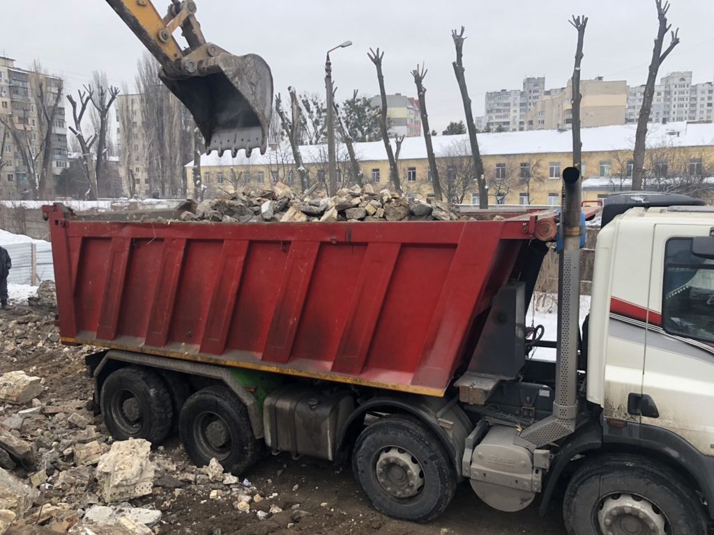 Вывоз мусора Камазом в Каспийске в октябре
