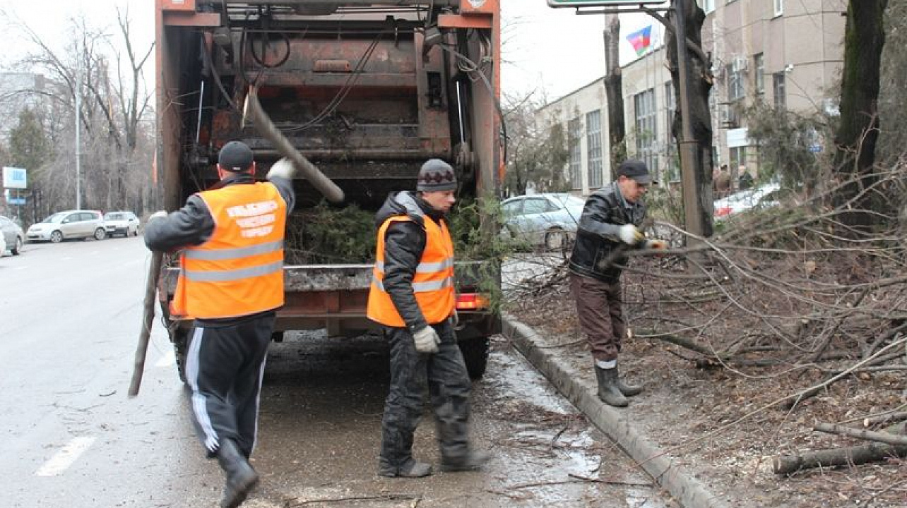 Уборка после стихийного бедствия в Каспийске от 2902 руб