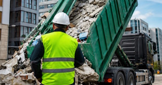 Вывоз строительного мусора в Каспийске: услуги лицензированной компании — ПроМусор